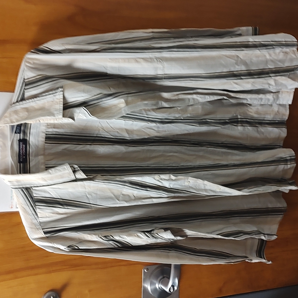 Roundtree and Yorke long sleeve button up XL